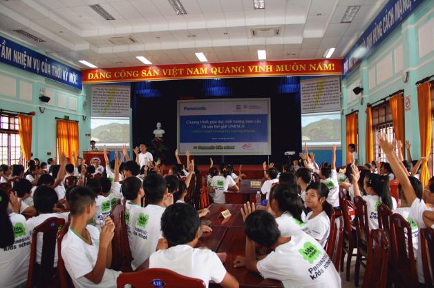 04-201307UNESCOVN.JPG